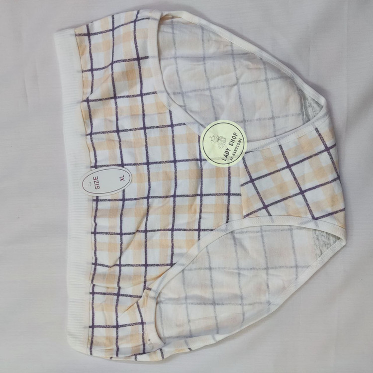 شورت توت فرنگی زنانه