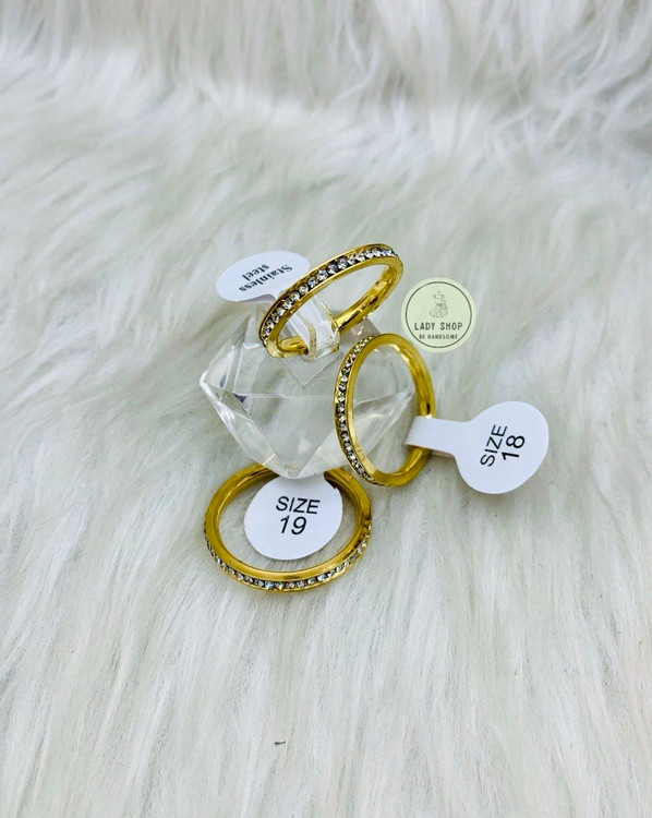 انگشتر ساده و نگین دار