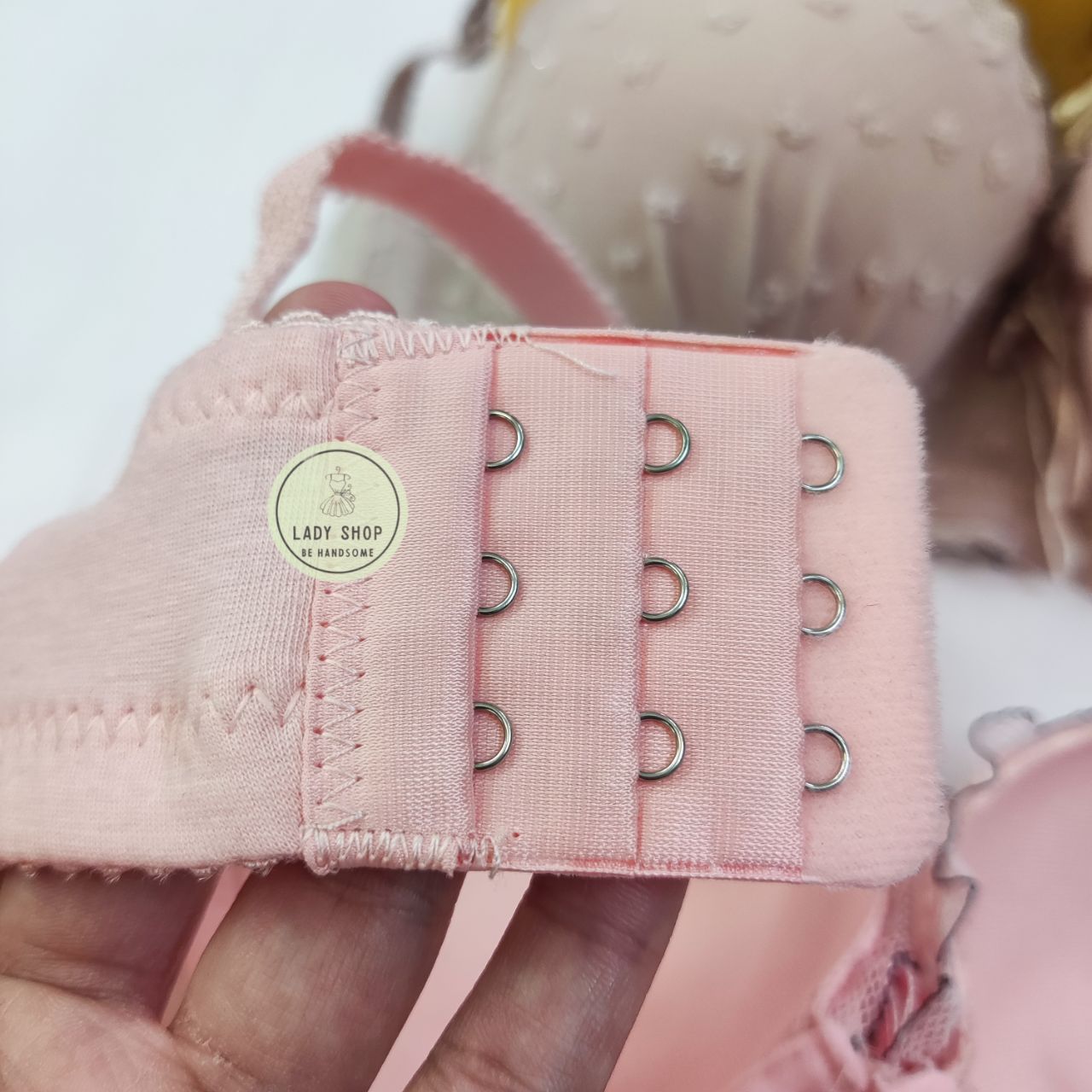 سوتین زنانه