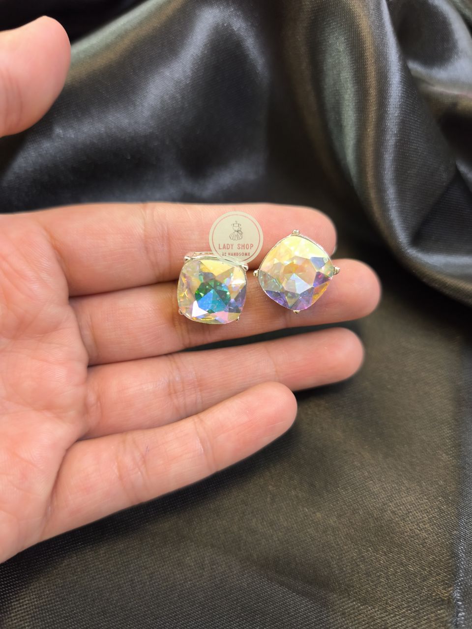 گوشواره میخی الماسی